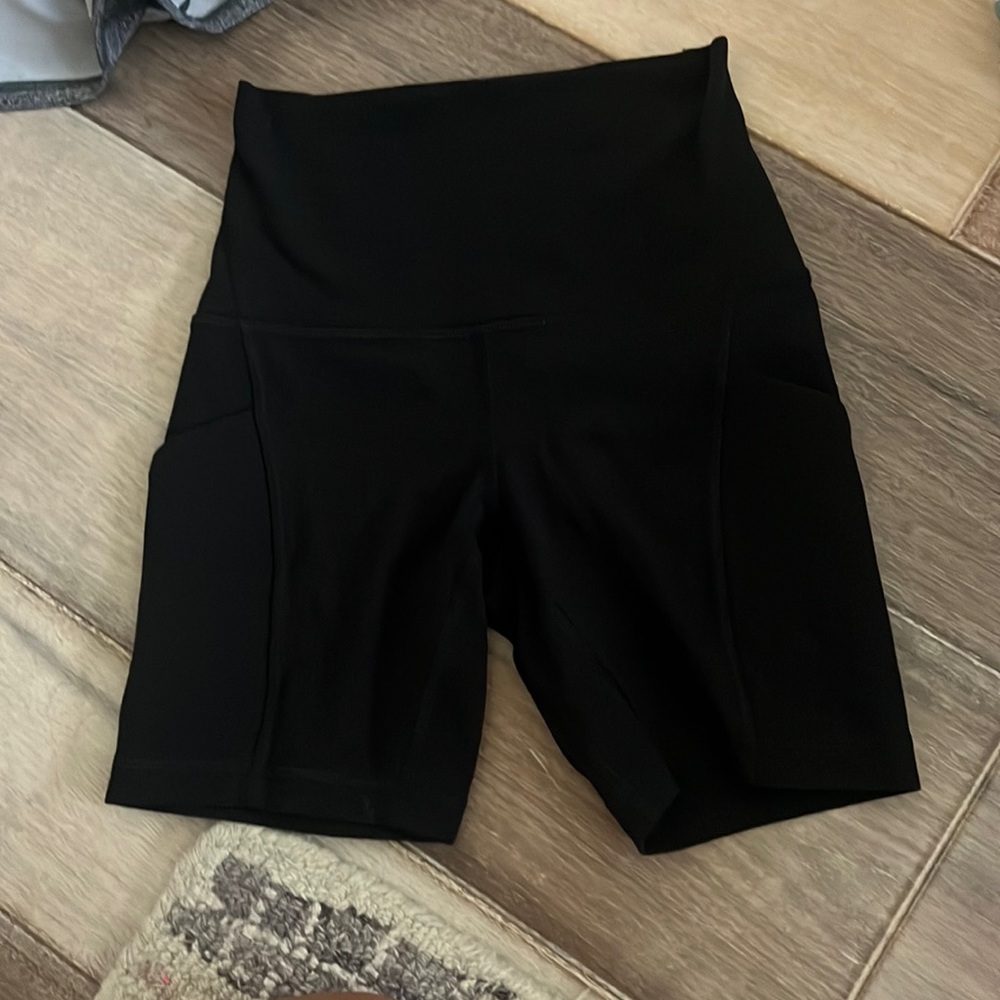 Lululemon size 0 biker shorts